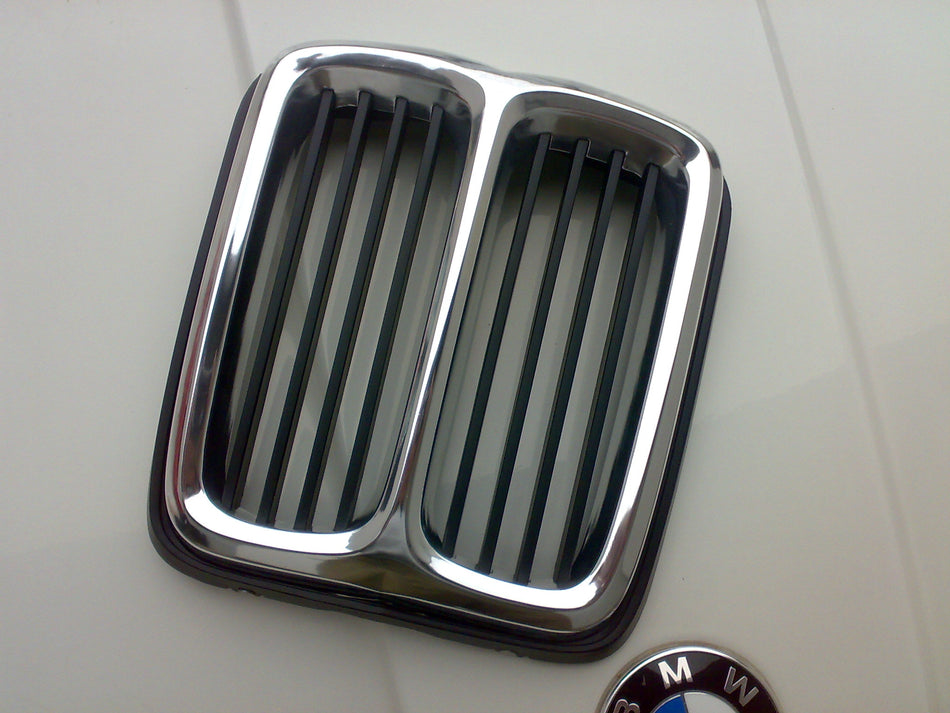 BMW Original Mittelgrill – E21 frühe Ausführung – 51-13-1-834-756