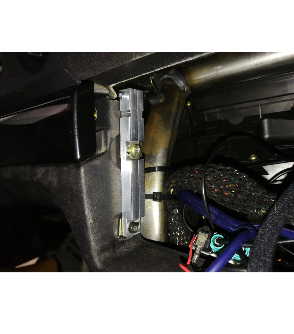Alu-Halter zur Radiomontage – BMW E39